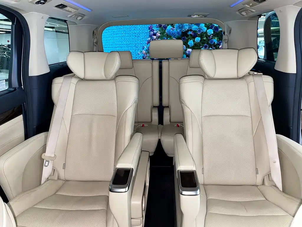 Toyota Alphard 2020 — фото 21