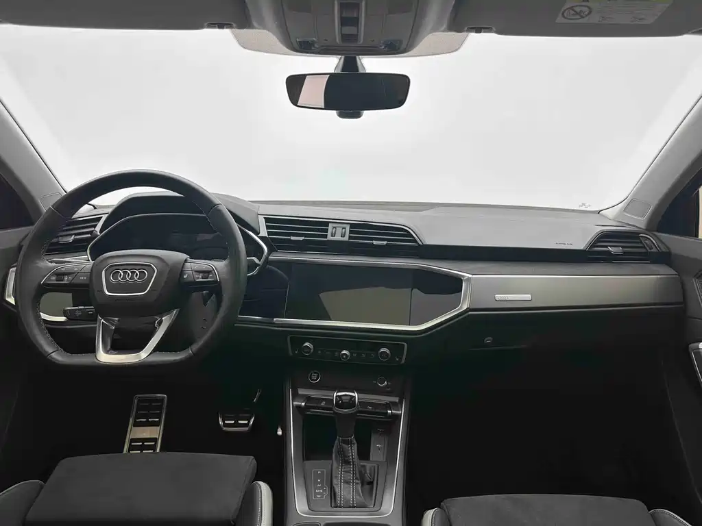 Audi Q3 2023 — фото 15