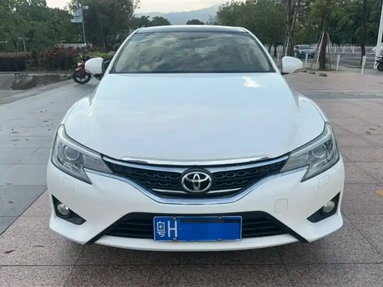 Toyota Reiz 2015