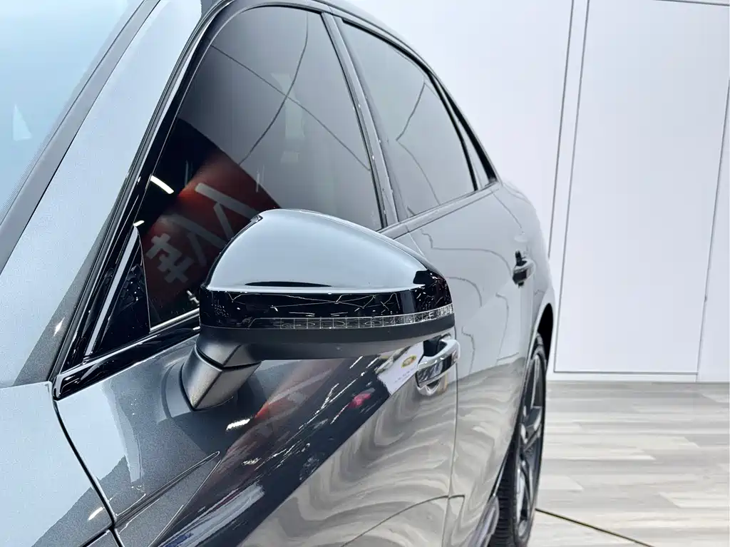 Audi A4L 2022 — фото 25