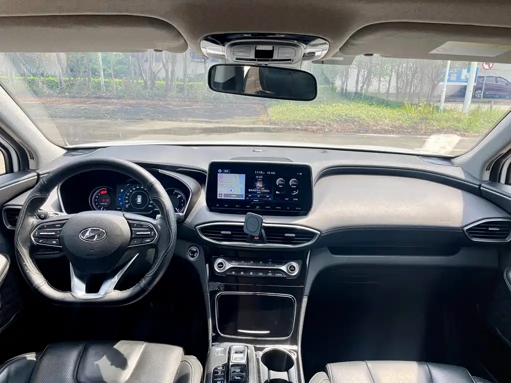Hyundai Santa Fe 2019 — фото 10