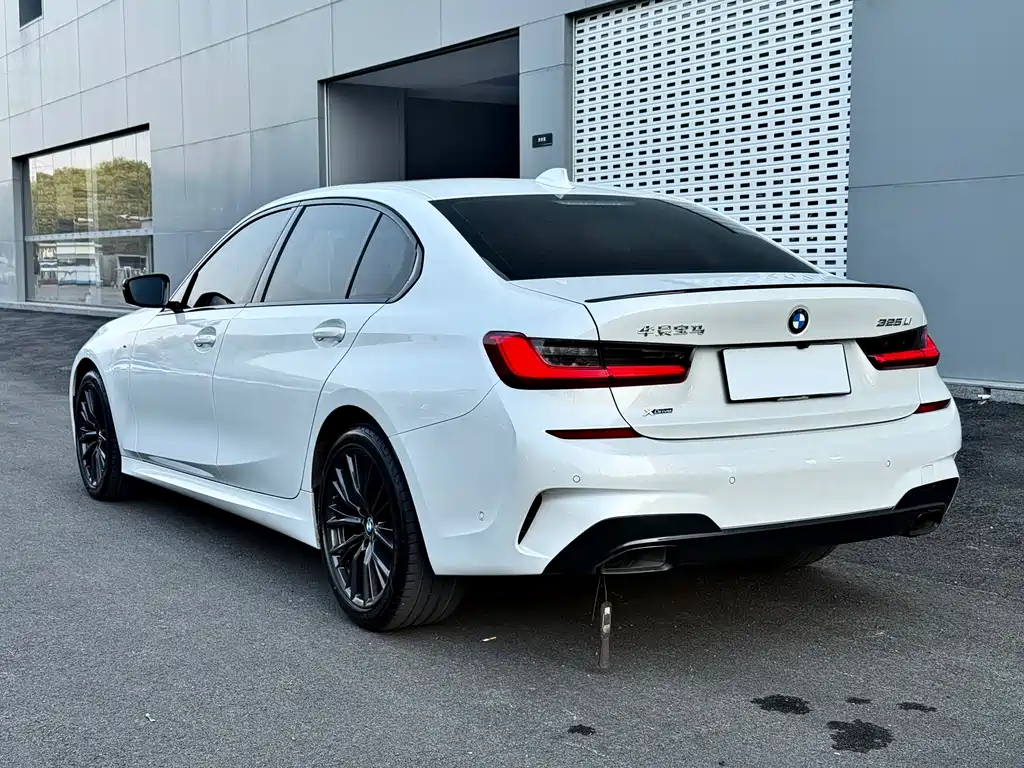 BMW 3 Series 2021 — фото 14