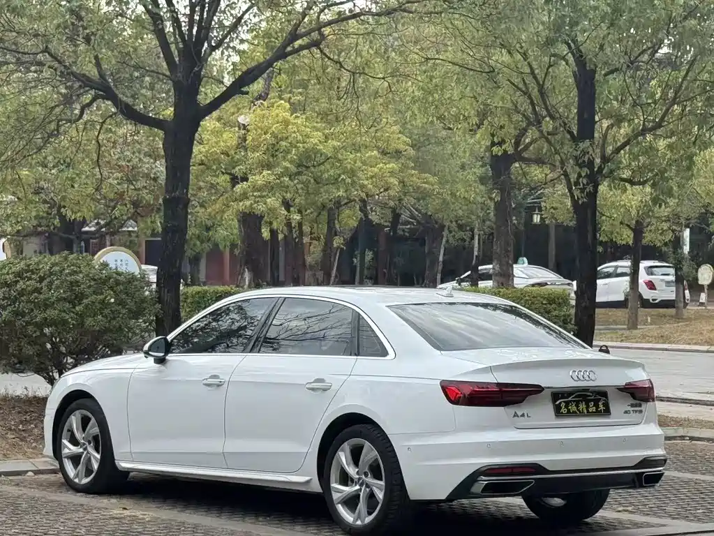 Audi A4L 2020 — фото 15