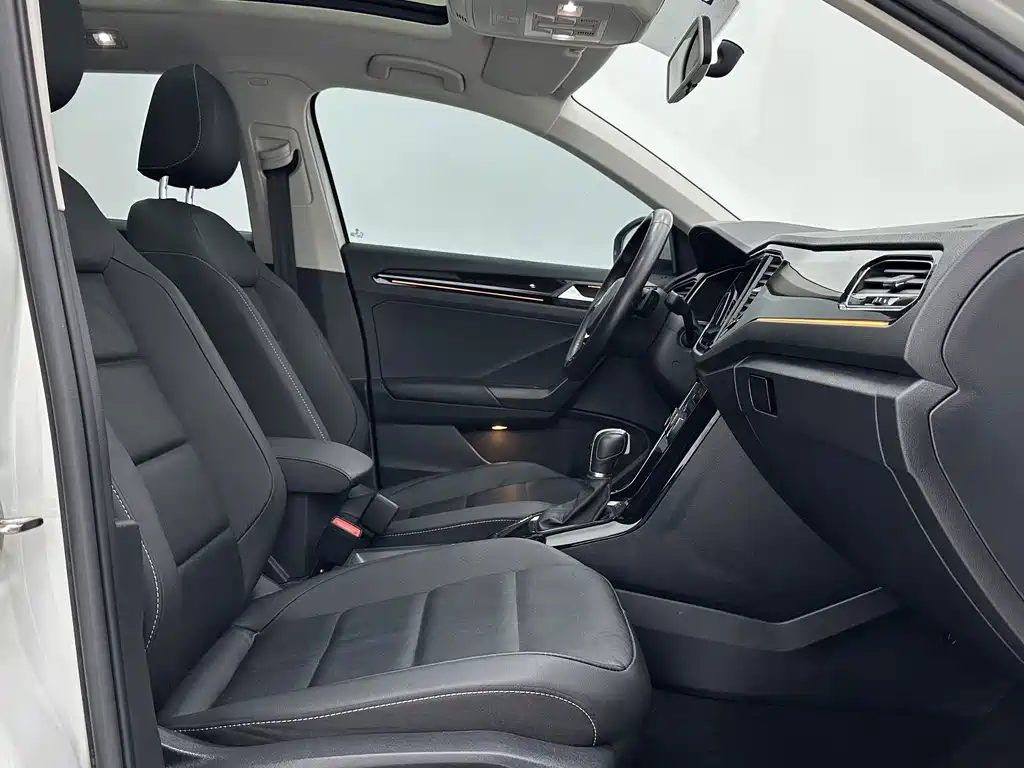 Volkswagen T-Roc 2022 — фото 9