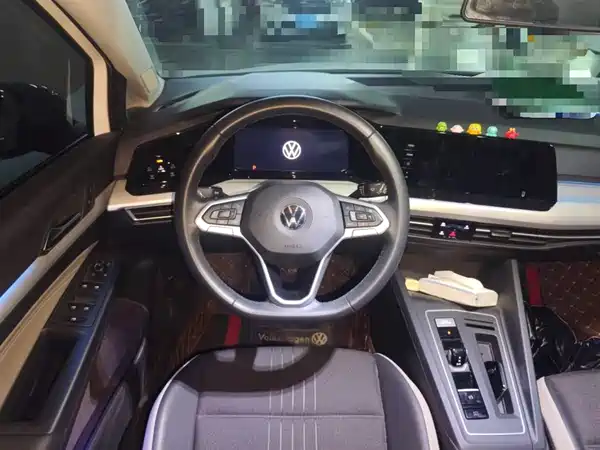 Volkswagen Golf 2023