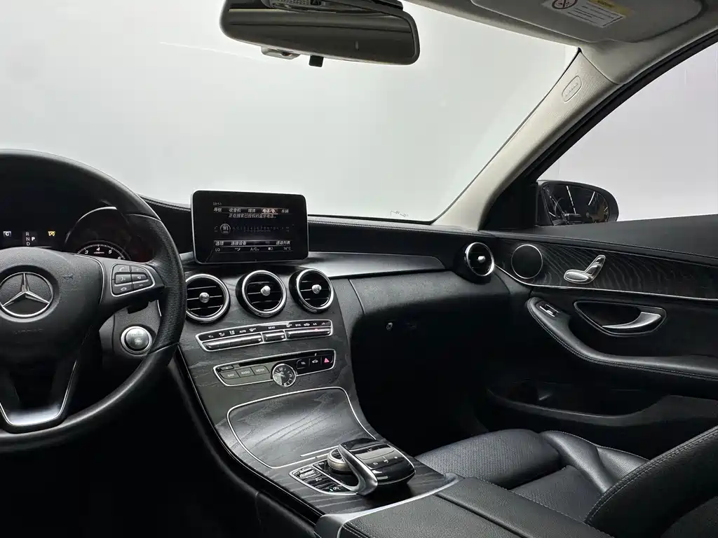 Mercedes-Benz C-Class 2018 — фото 15