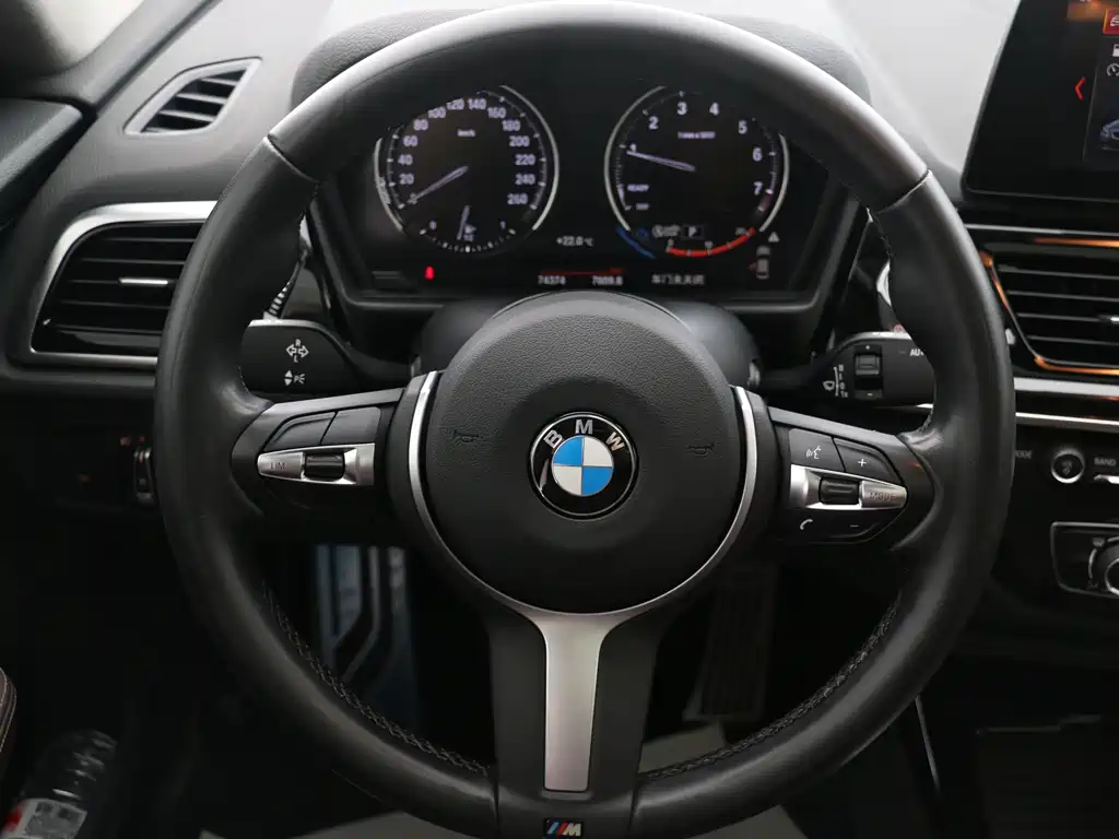 BMW 1 Series 2021 — фото 12
