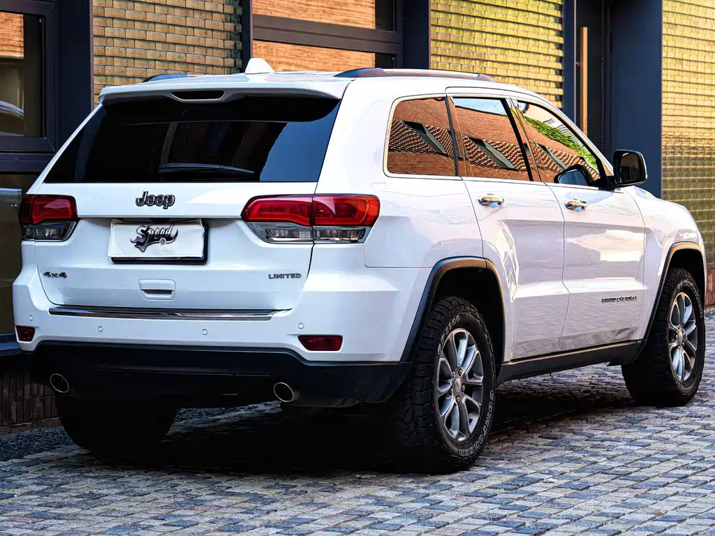Jeep Grand Cherokee 2014 — фото 3