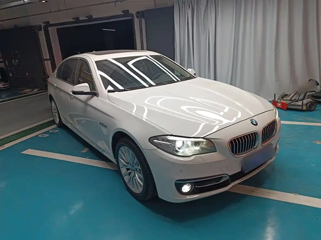BMW 5 Series 2014 — фото 20
