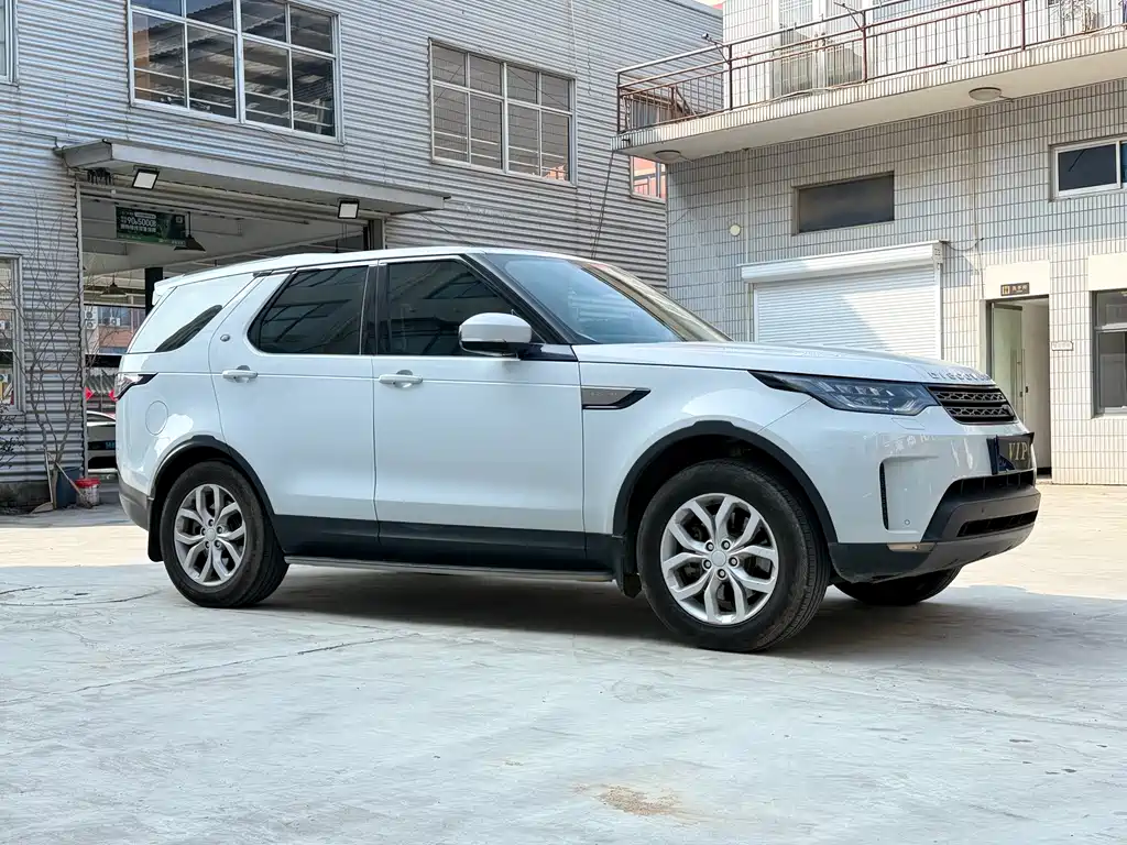 Land Rover Discovery 2018 — фото 3