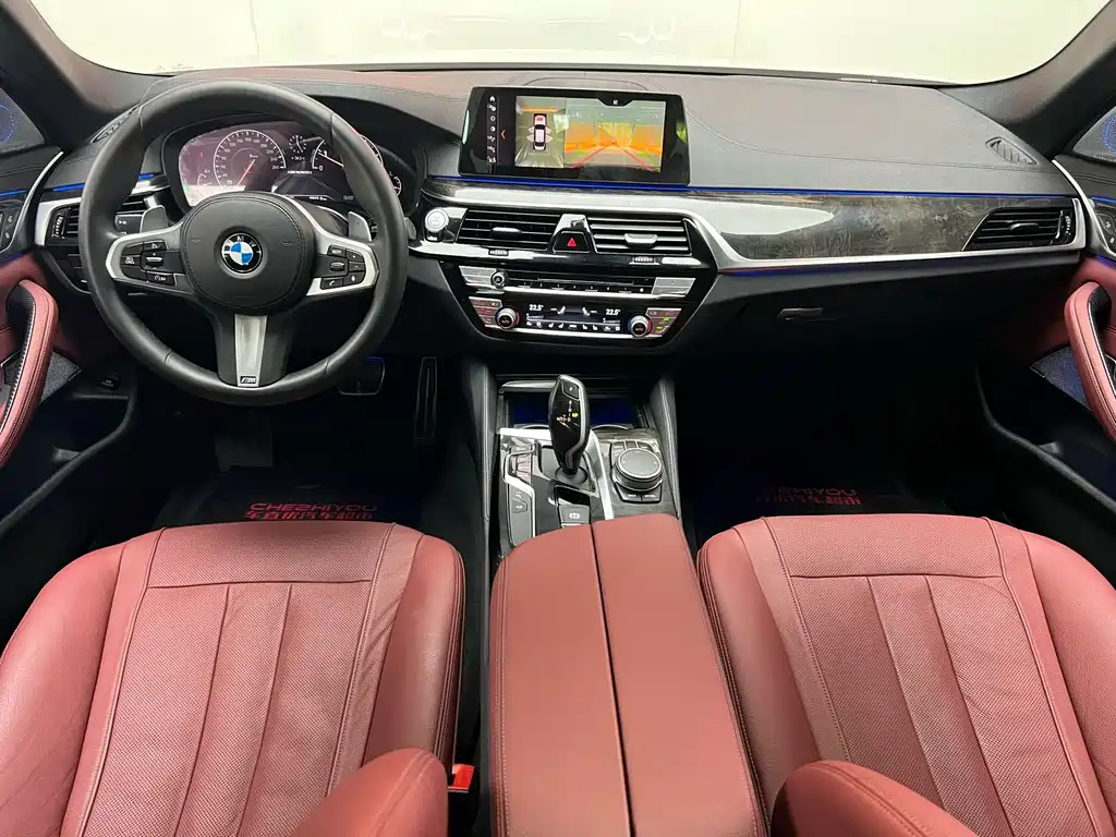 BMW 5 Series 2019 — фото 12