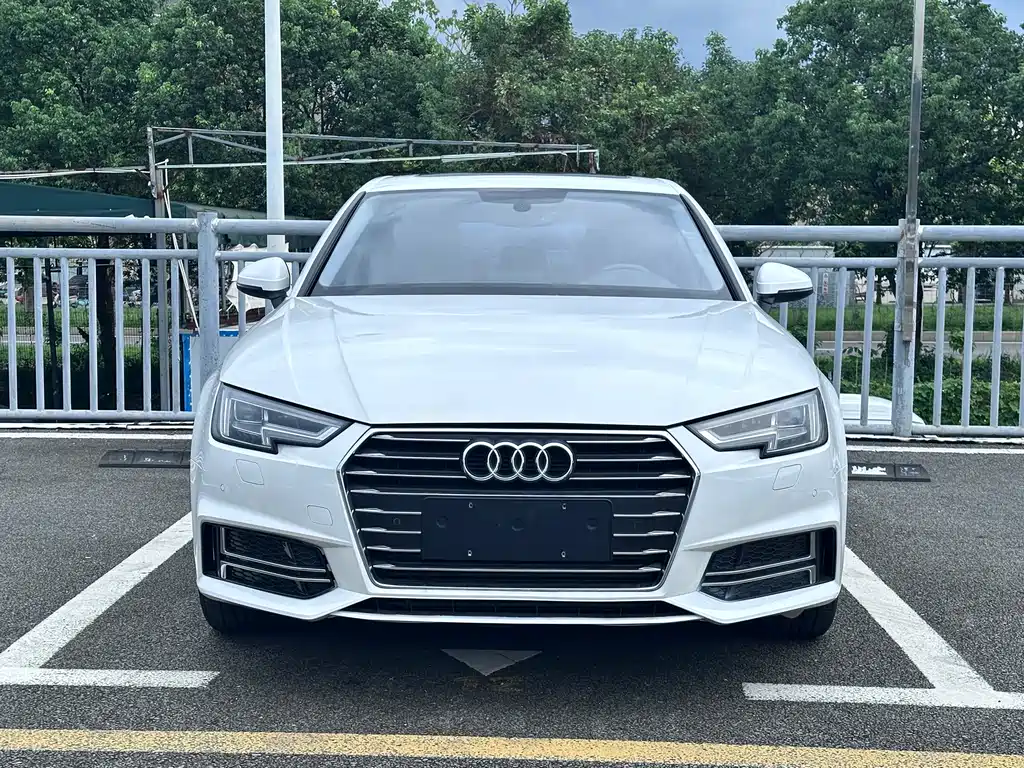 Audi A4L 2020 — фото 2