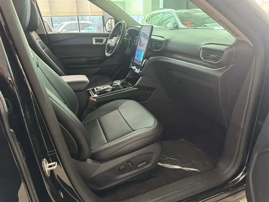 Ford Explorer 2021 — фото 19