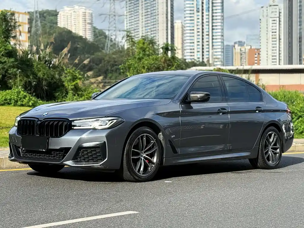 BMW 5 Series 2021 — фото 1