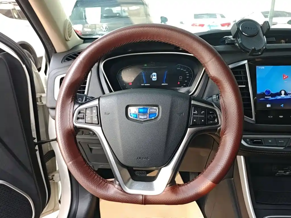 Geely Vision X6 2019 — фото 11