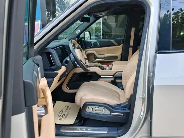 Fangchengbao Leopard 8 2024
