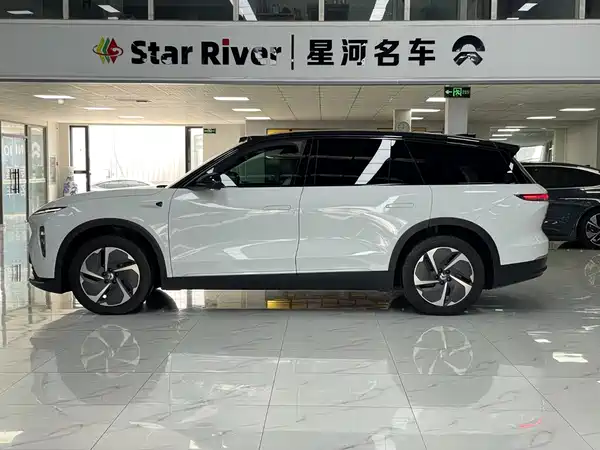 NIO ES8 2023