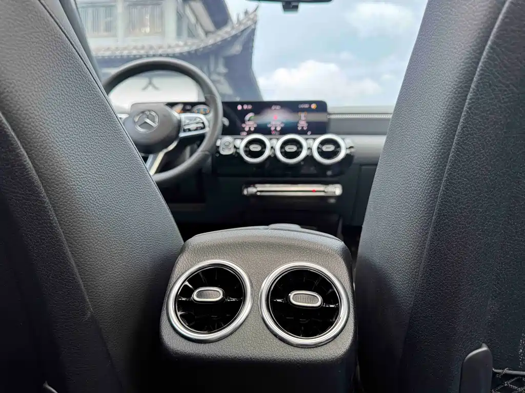 Mercedes-Benz A-Class 2022 — фото 19