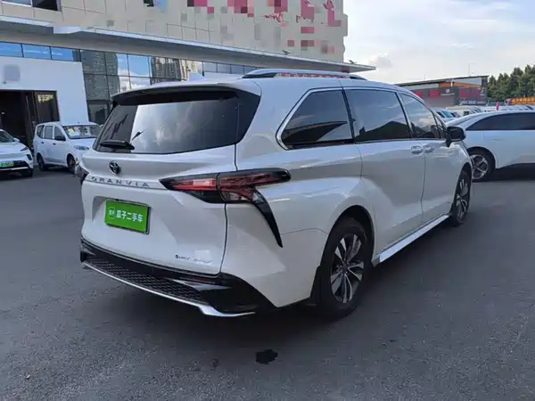 Toyota Granvia 2025