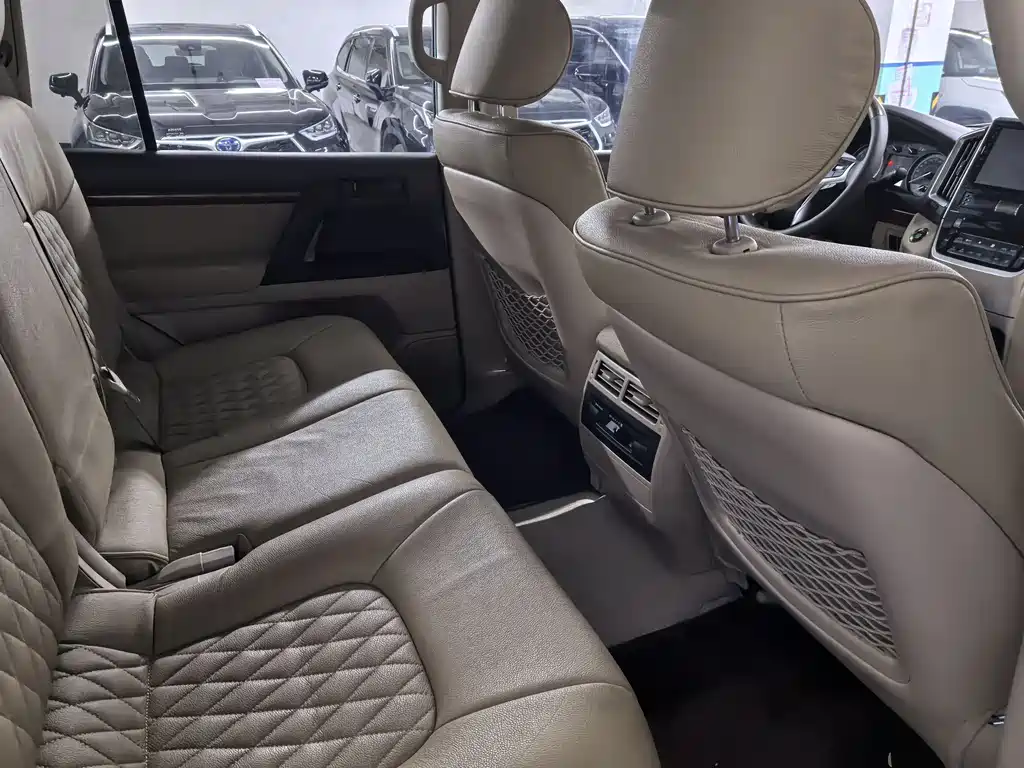 Toyota Land Cruiser 2016 — фото 14