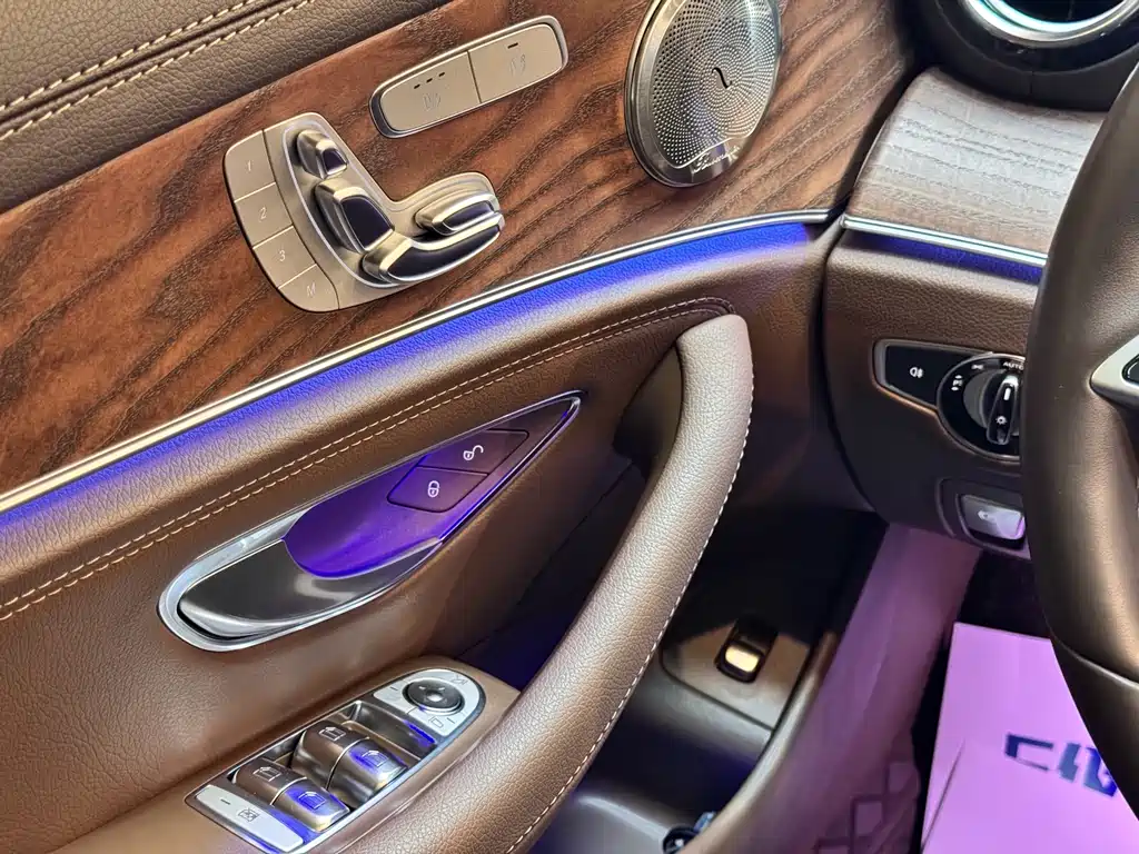 Mercedes-Benz E-Class 2023 — фото 21