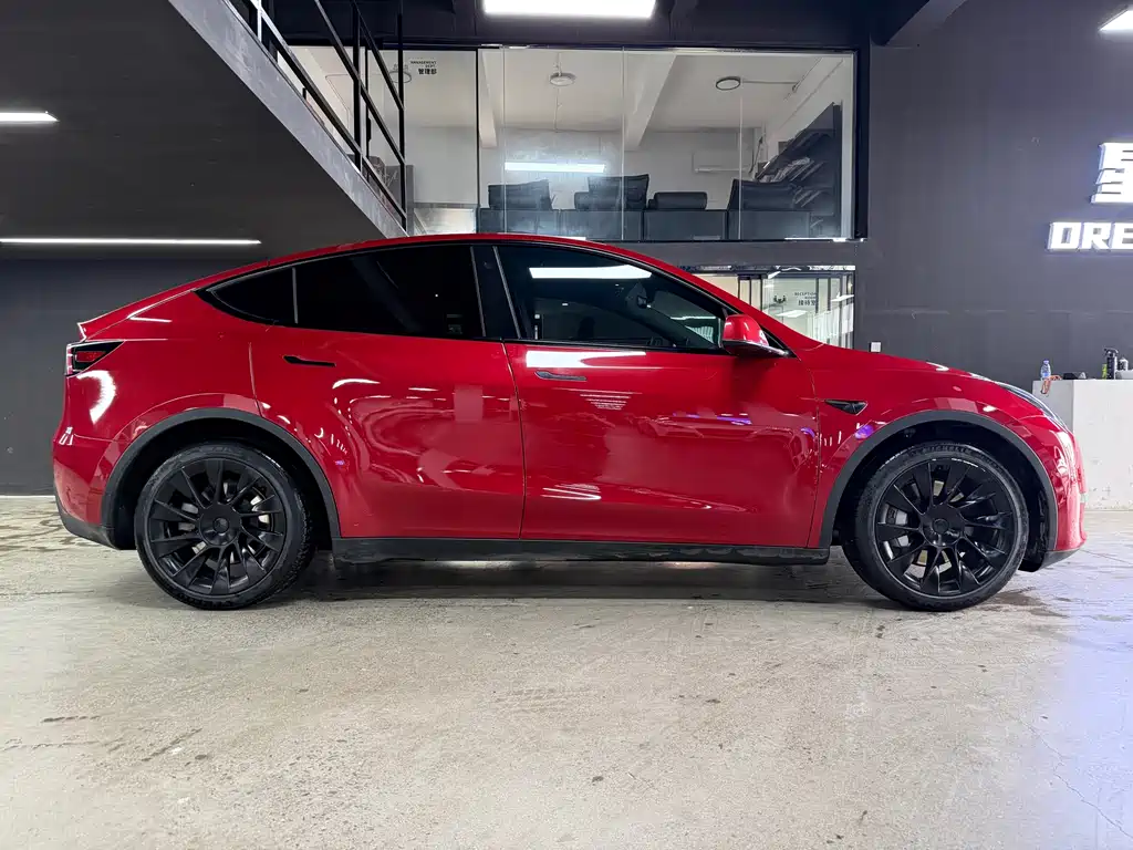Tesla Model Y 2021 — фото 9