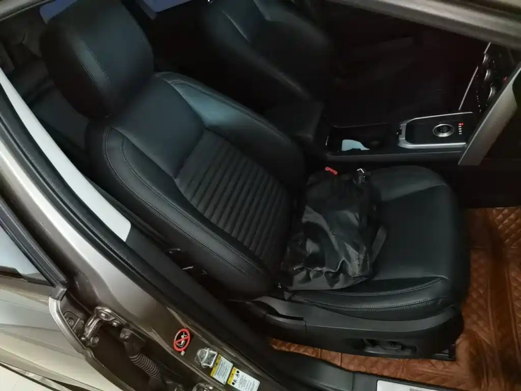 Land Rover Discovery Sport 2015 — фото 25
