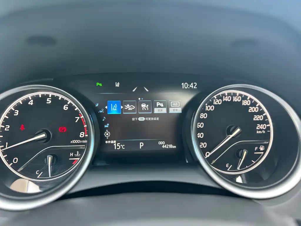 Toyota Camry 2023 — фото 11