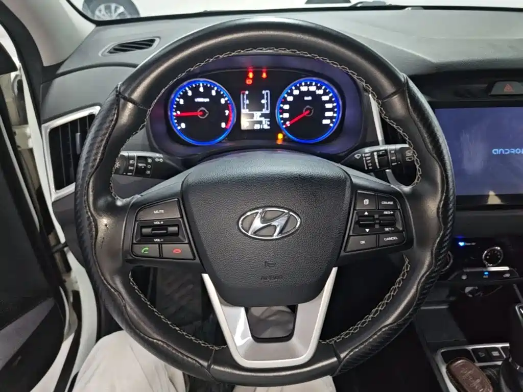 Hyundai ix25 2018 — фото 11