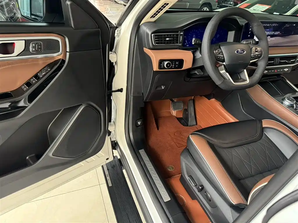 Ford Explorer 2023 — фото 18