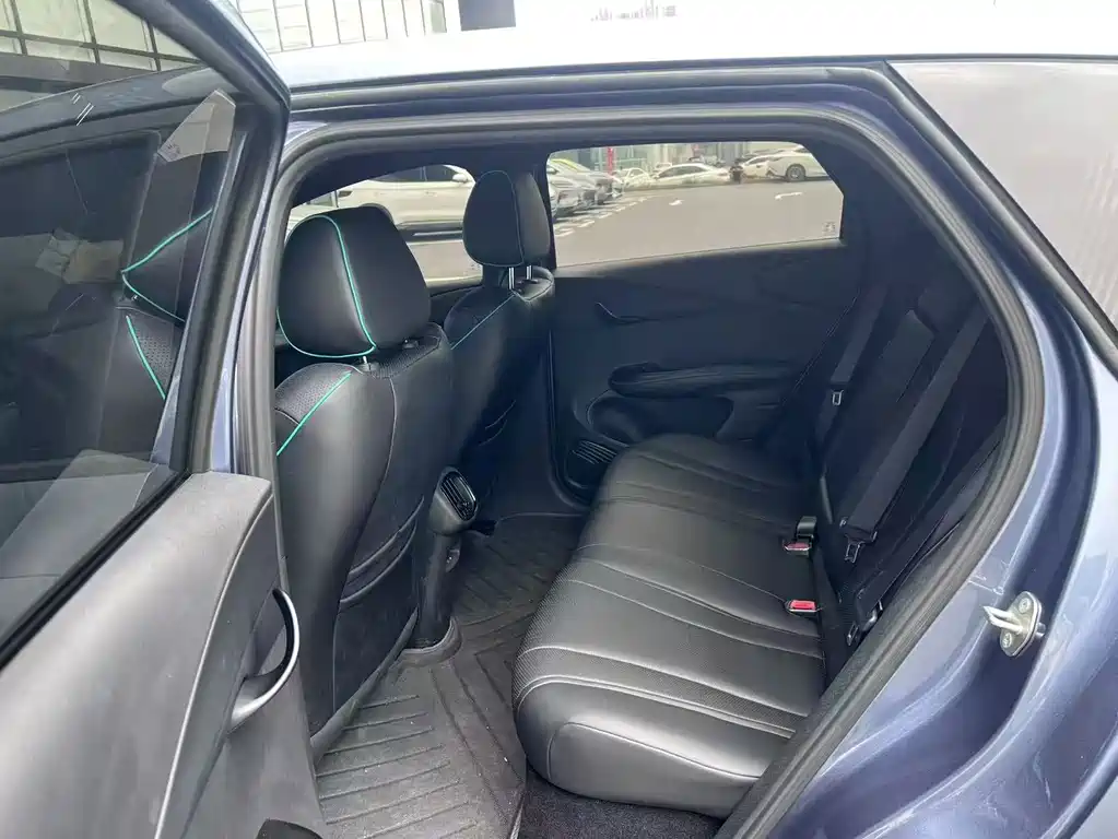 BYD Dolphin 2025