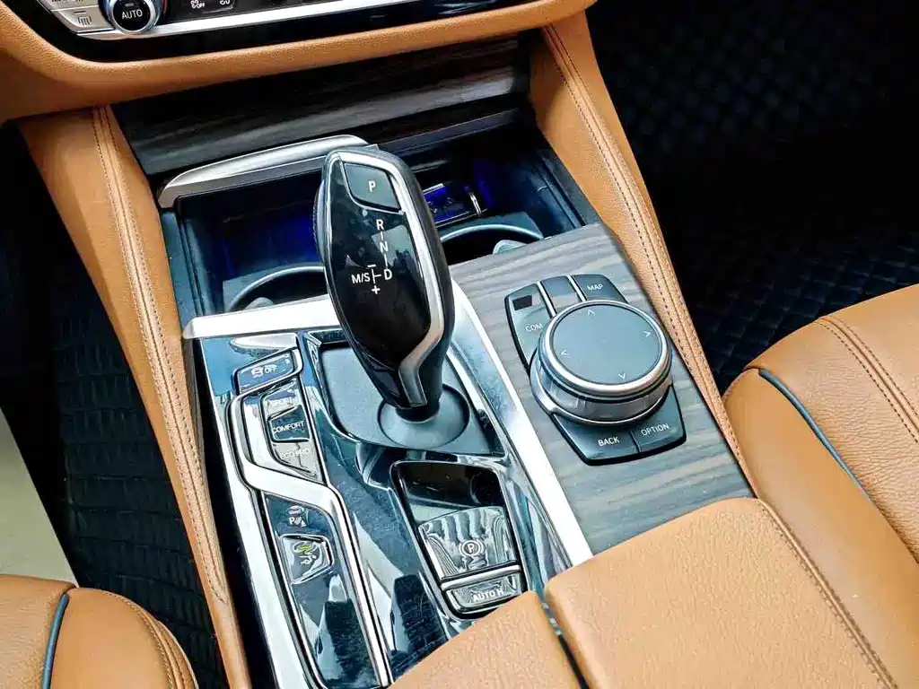 BMW 6 Series GT 2022 — фото 13