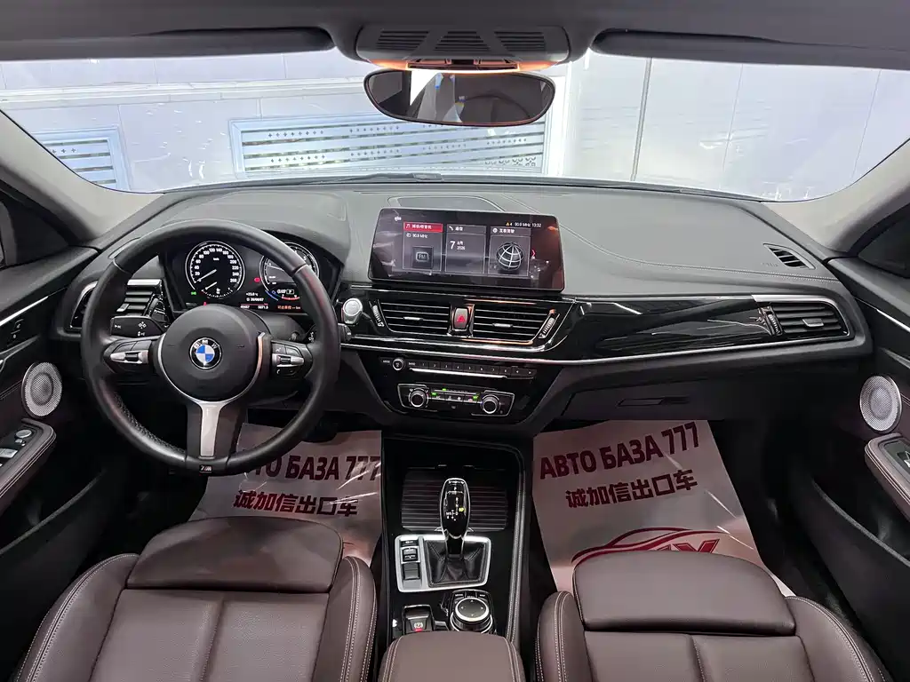 BMW 1 Series 2023 — фото 15