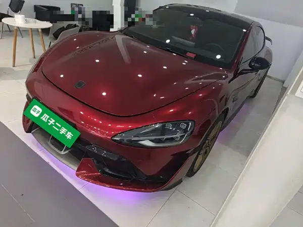 Xiaomi SU7 2025