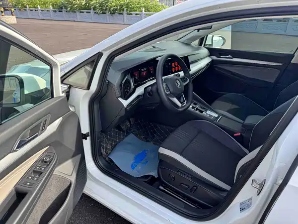 Volkswagen Golf 2022