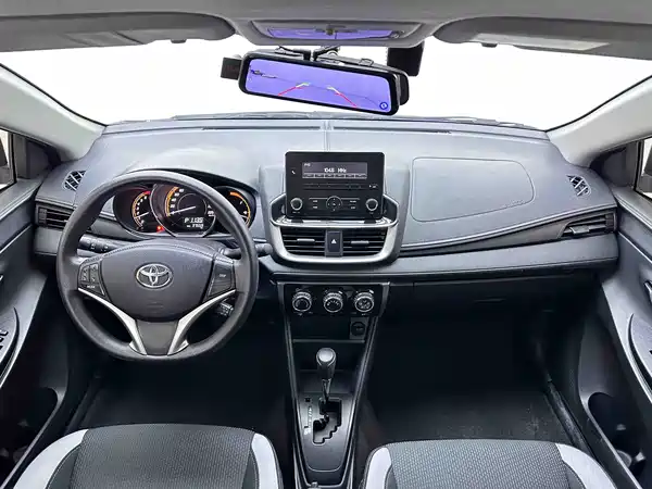 Toyota Yaris L 2024