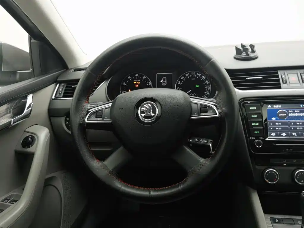 Skoda Octavia 2014 — фото 11