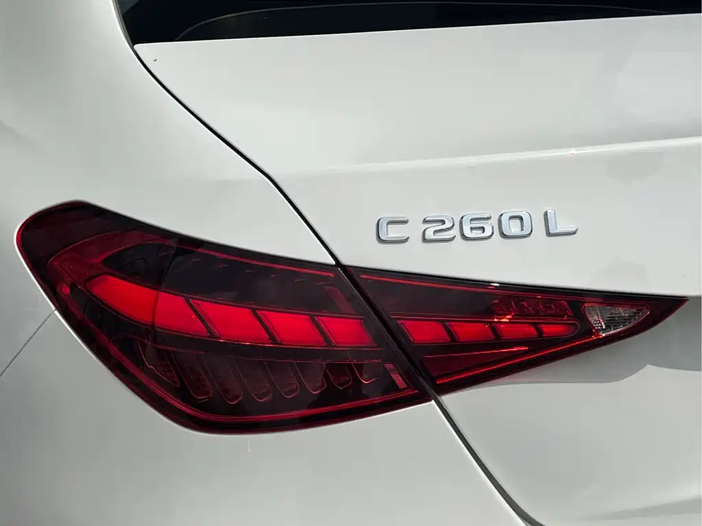 Mercedes-Benz C-Class 2023 — фото 17