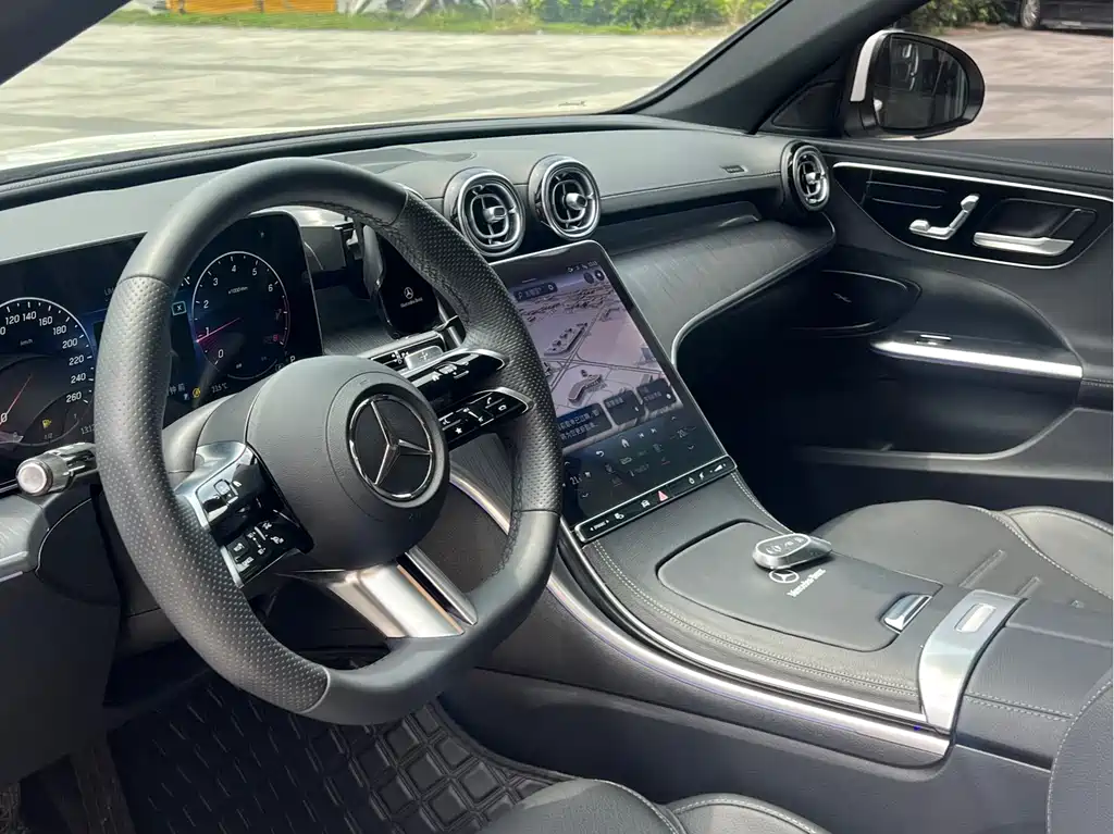 Mercedes-Benz C-Class 2023 — фото 19