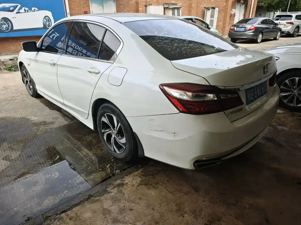 Honda Accord 2017 — фото 12