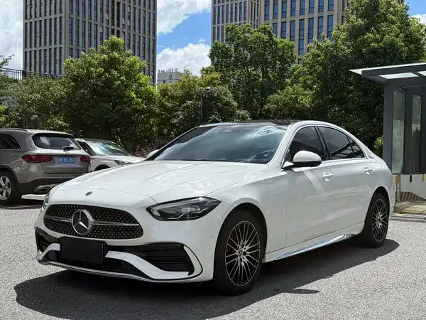 Mercedes-Benz C-Class 2024