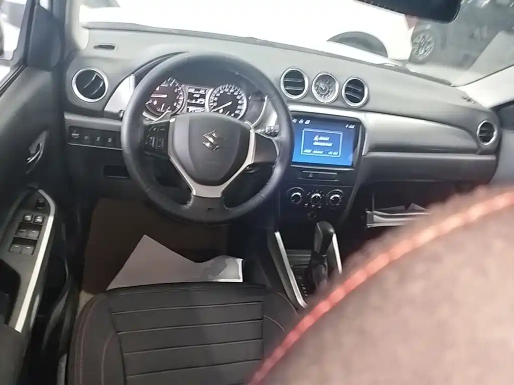 Suzuki Vitara 2017 — фото 10