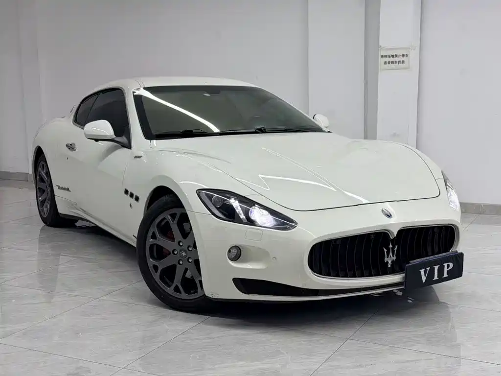 Maserati Granturismo 2018 — фото 1