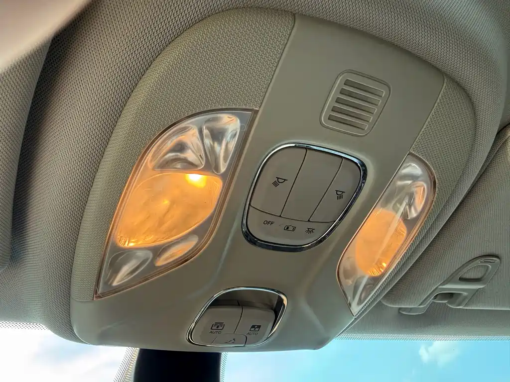 Jeep Compass 2017 — фото 15