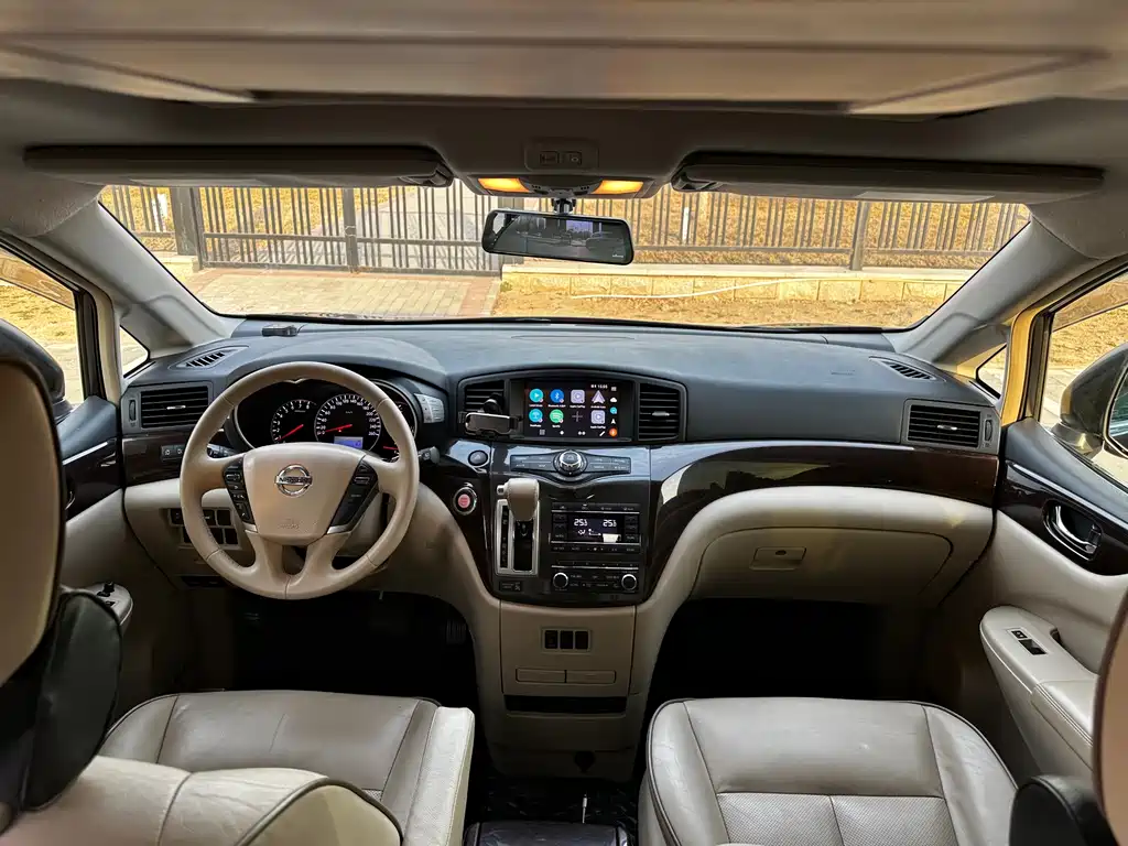 Nissan Quest 2015 — фото 16