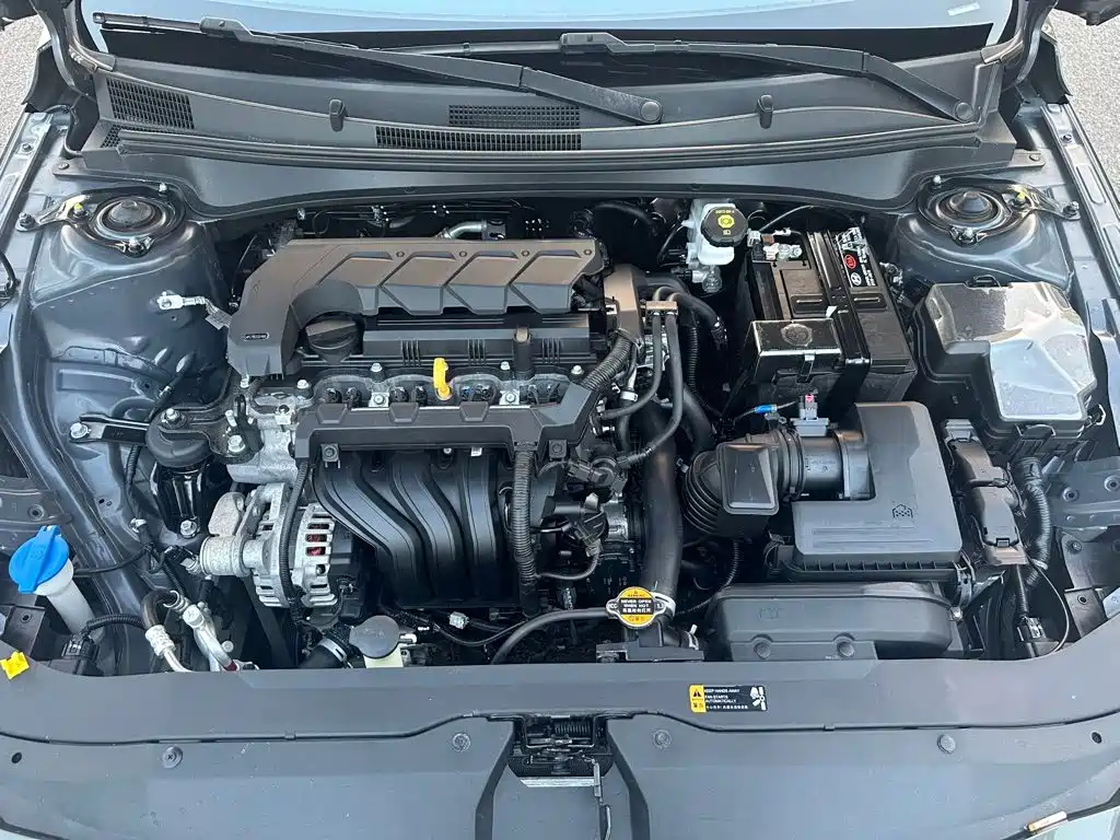 Hyundai Elantra 2023 — фото 10