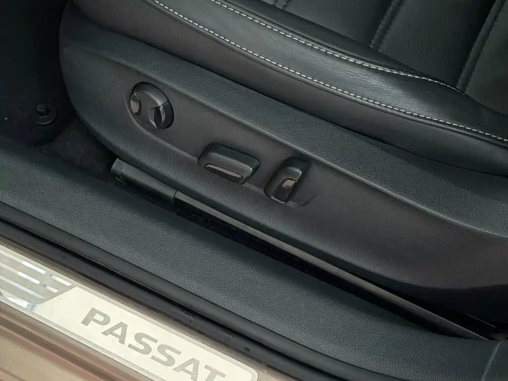 Volkswagen Passat 2017 — фото 23