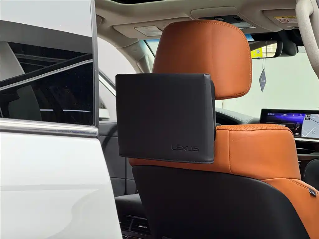 Lexus LX 2018 — фото 9
