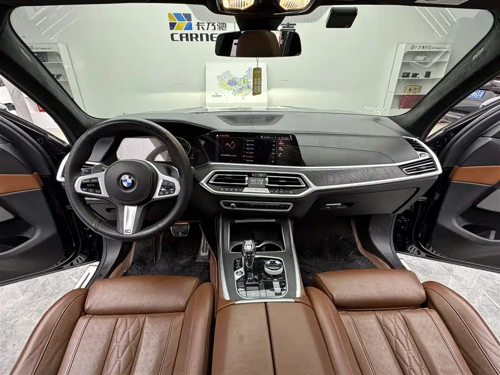 BMW X7 2021 — фото 9