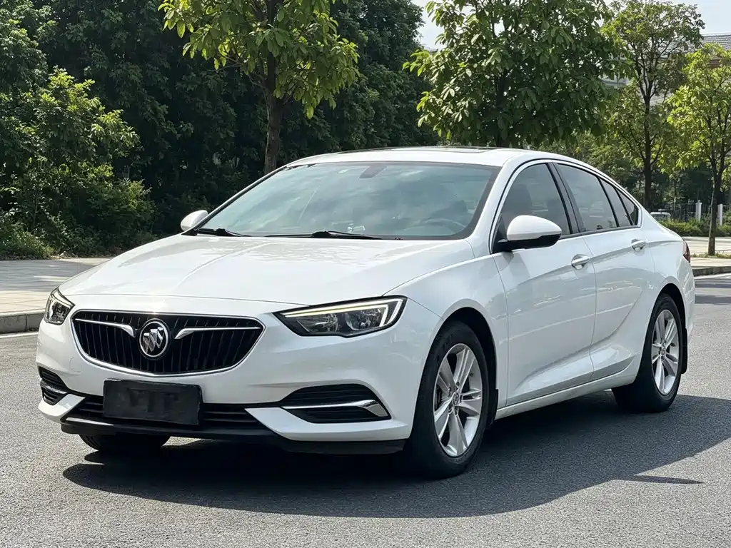 Buick Regal 2018 — фото 1